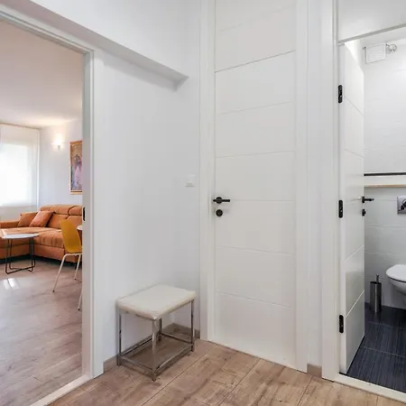 3-bedroom Sea View - Balcony, Elevator - Spinut, 公寓 斯普利特