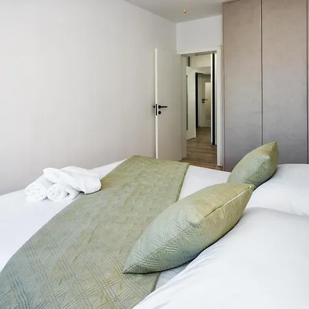 Apartment 3-bedroom Sea View - Balcony, Elevator - Spinut, Split