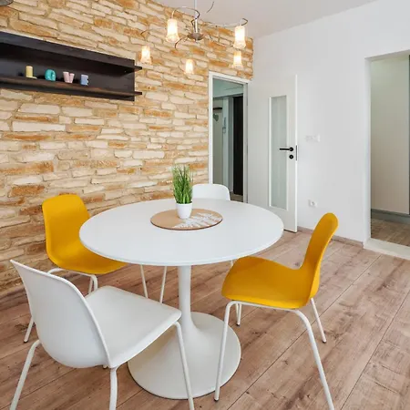 3-bedroom Sea View - Balcony, Elevator - Spinut, 斯普利特