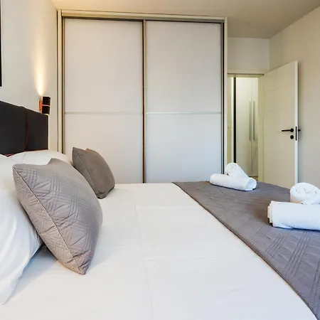 3-bedroom Sea View - Balcony, Elevator - Spinut, Apartment *